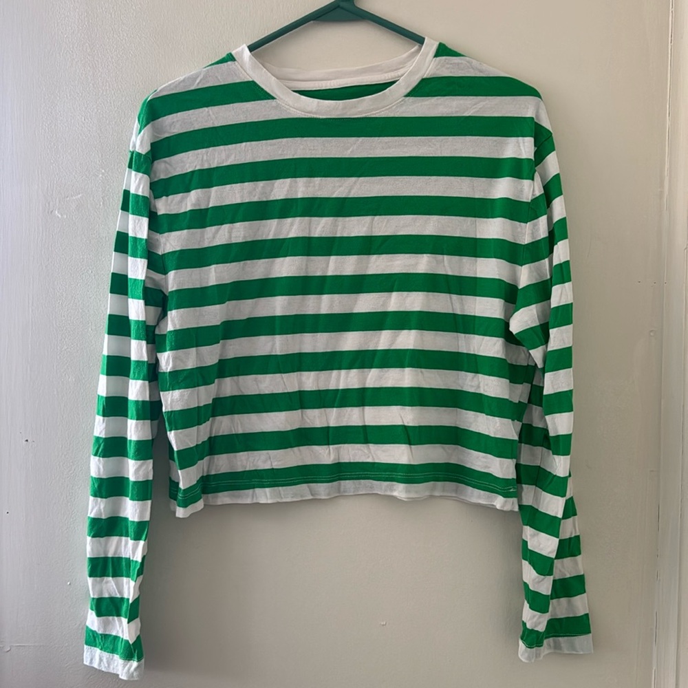 NWOT Long Sleeve Cropped Tee